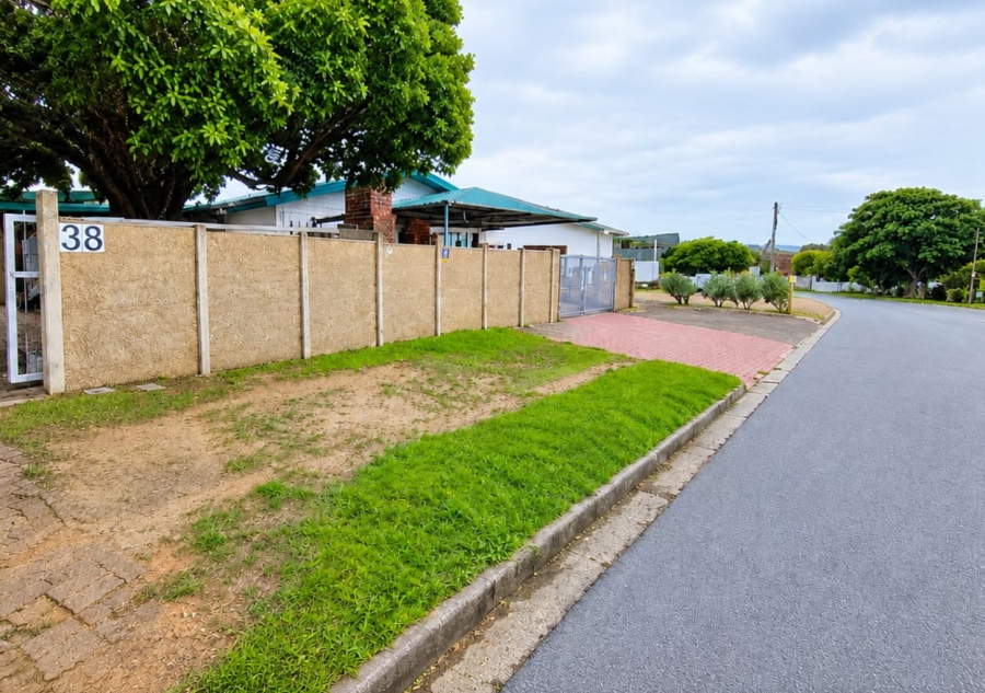 5 Bedroom Property for Sale in Stilbaai Wes Western Cape